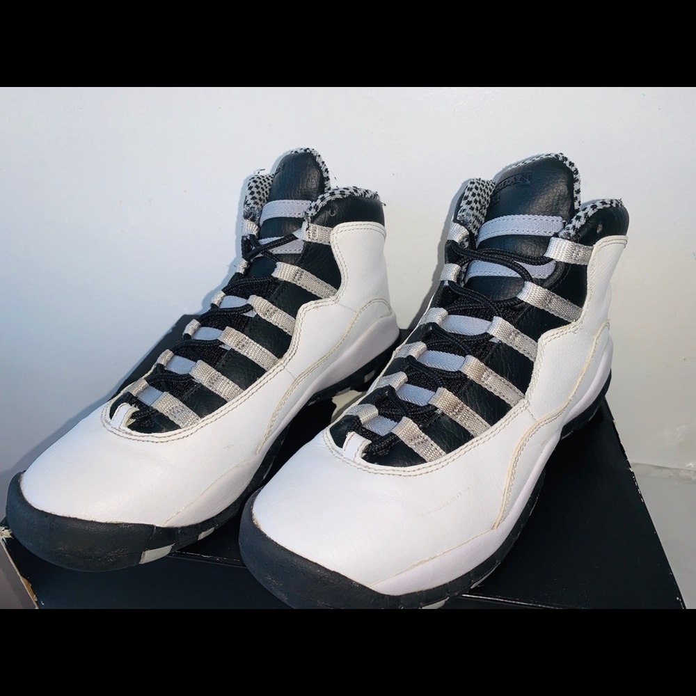 Air Jordan 10 Retro (GS) - Picture 2 of 4